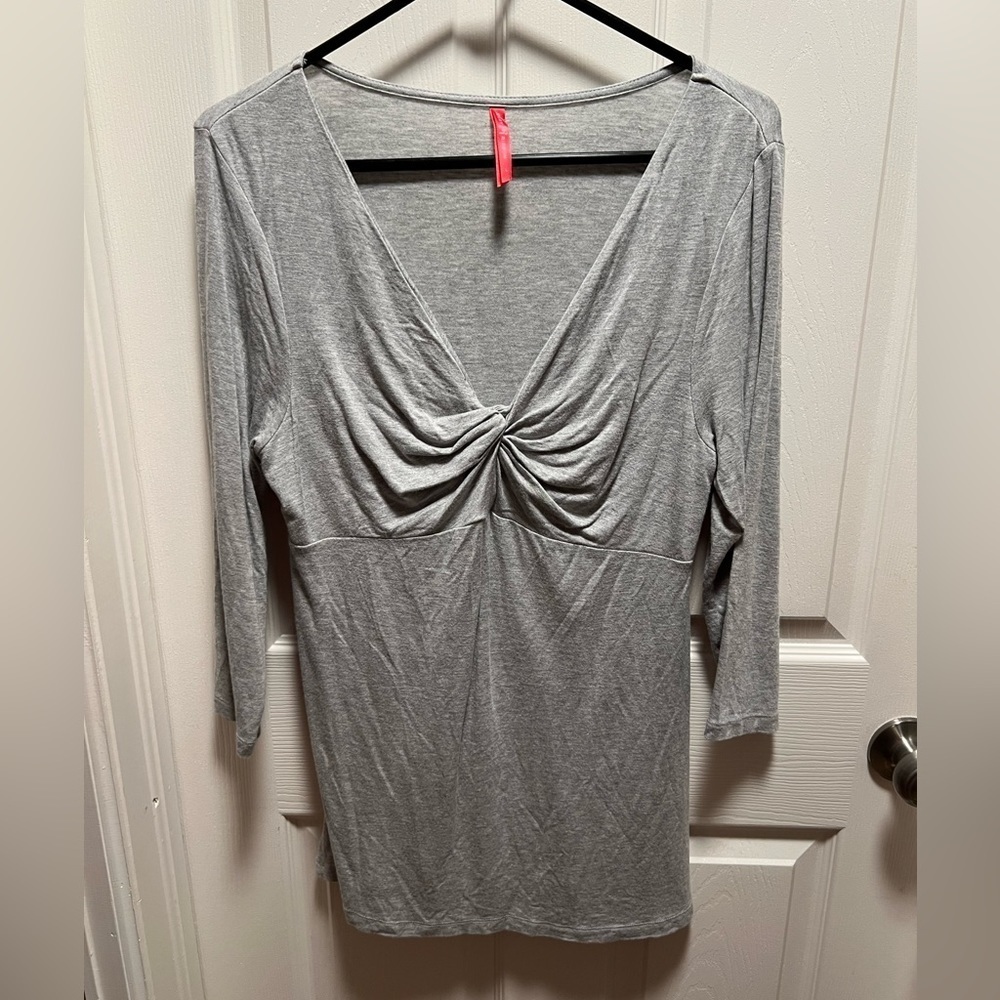 Ruby Ribbon | Gray Blouse‎ Twisted Front Sz L